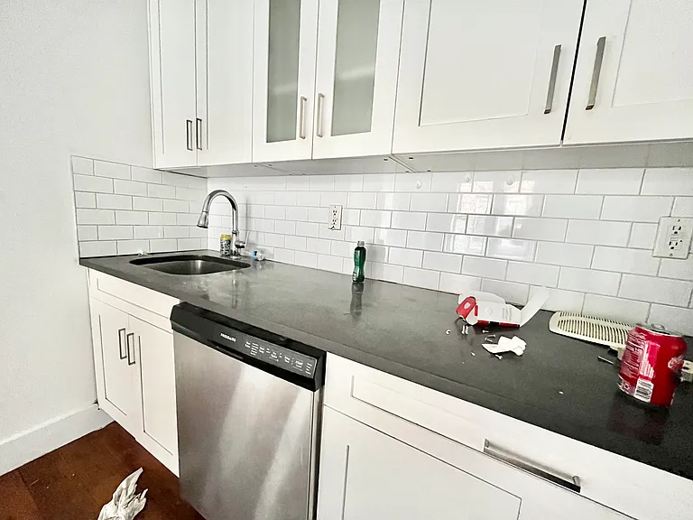 653 Pennsylvania Ave #1R — Photo 12