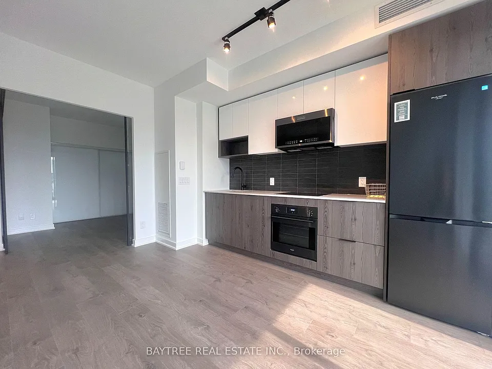 5 Defries St #1607