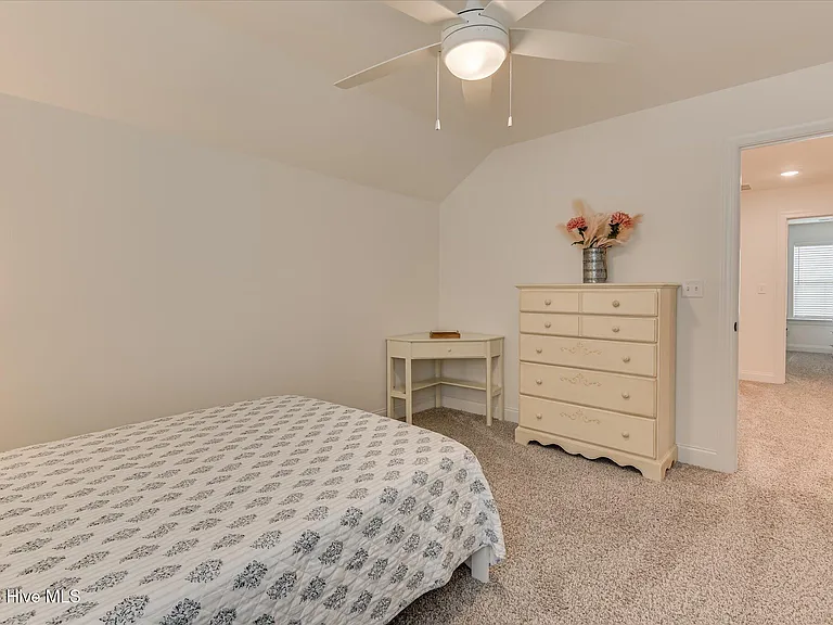 2049 Warbler Dr — Photo 42
