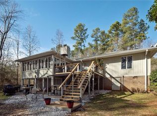 105 Forest Dr, Townville, SC 29689