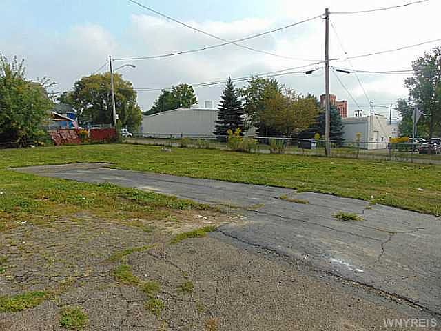2nd image of 306 Wayne St
