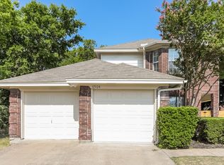 6504 Pilgrim Ln, Arlington, TX 76002