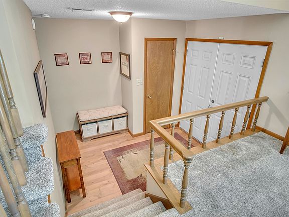 4th image of 408 Rolling Hills Dr