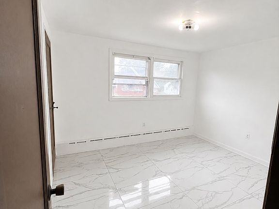 5th image of 256 Grove St Floor 2