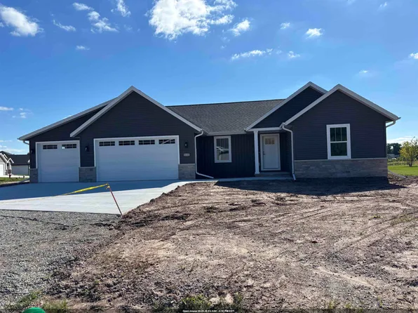2951 Winnipeg St, Menasha, WI 54952