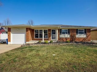 4652 Villa Knoll Dr, Saint Louis, MO 63128