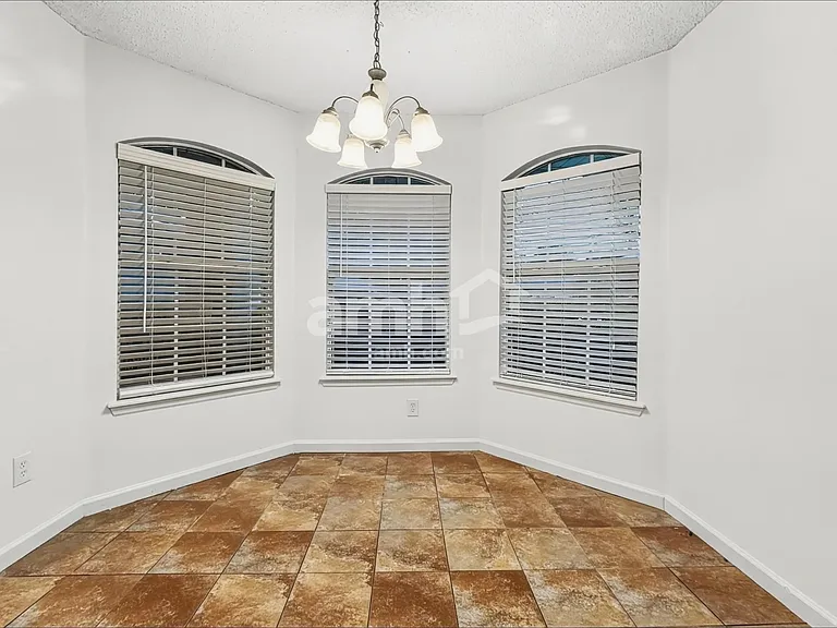 577 W Lady Lake Rd — Photo 5