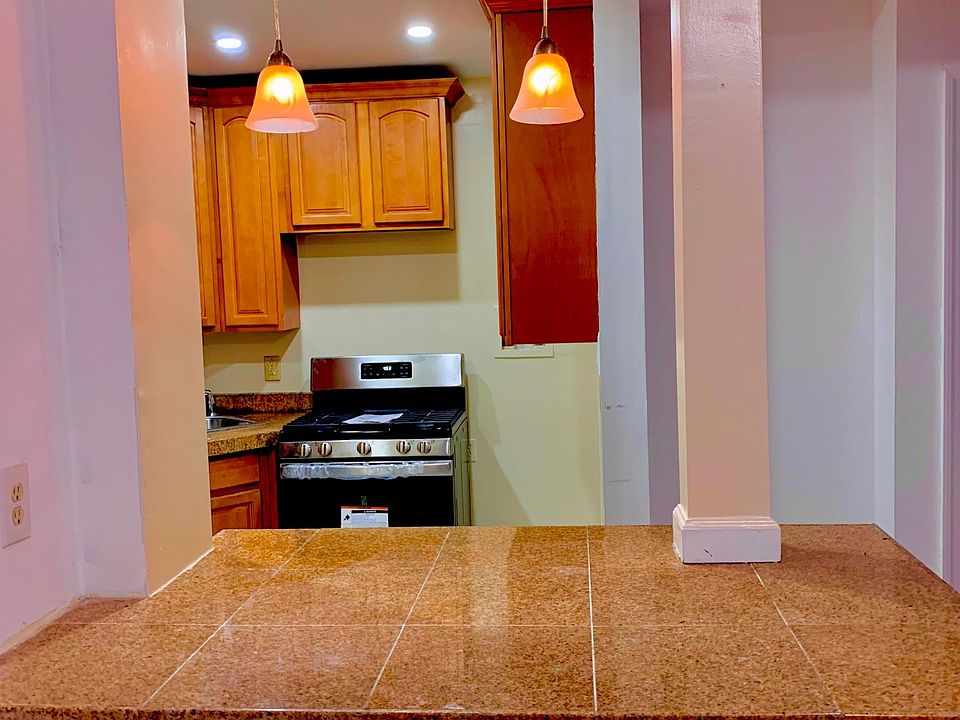 Kitchen bar