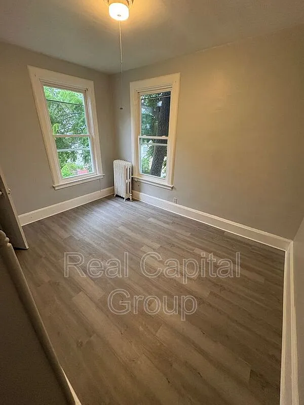 3 bed, 1.0 bath, $1,495 — Photo 4