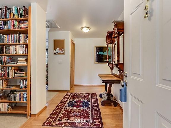 3rd image of 27607 72nd Ave E