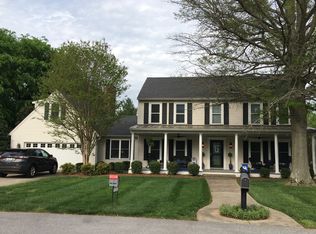 182 Pinehurst Dr, Bowling Green, KY 42103