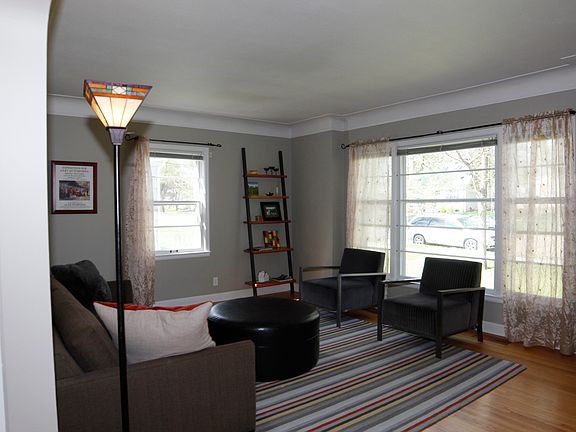 3rd image of 5537 Thomas Ave S