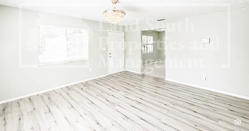 3 bed, 1.5 bath, 1234 sqft, $1,900 — Photo 4