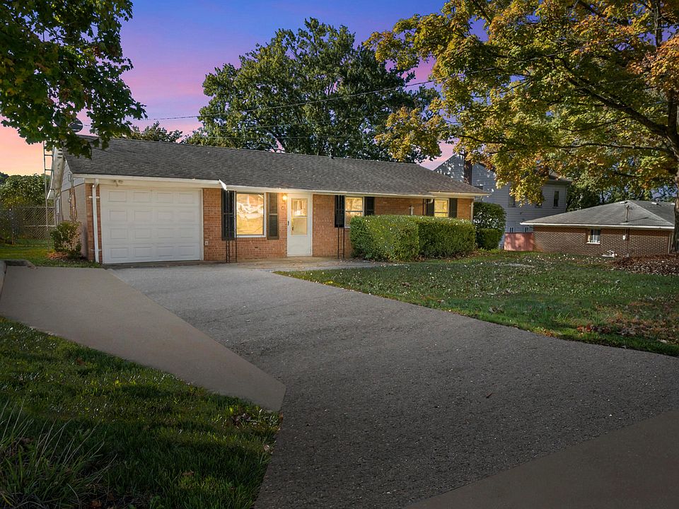 1st image of 6 Eastmoor Dr