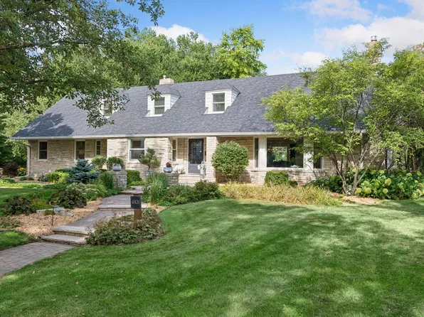 4808 Woodhill Way, Edina, MN 55424