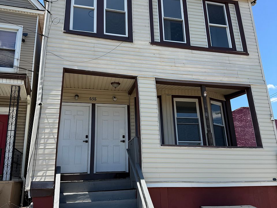 1st image of 658 Magnolia Ave #1