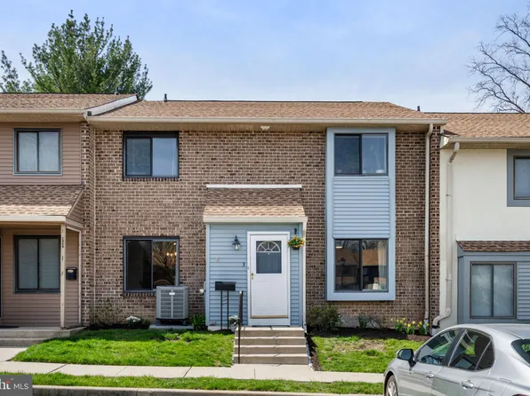 22 Fitzwatertown Rd Unit E3, Willow Grove, PA 19090