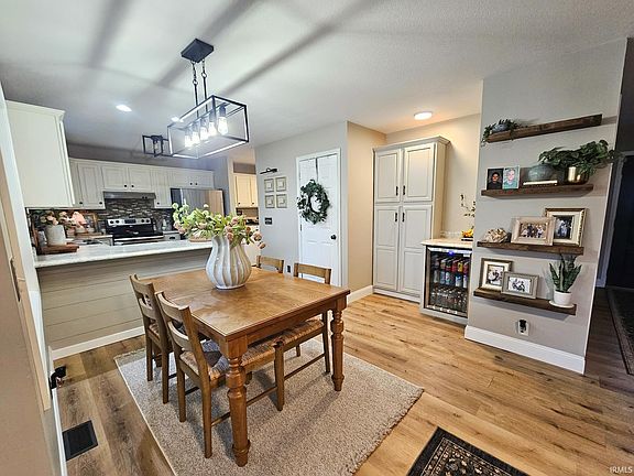 4th image of 5582 S Wildwood Ln