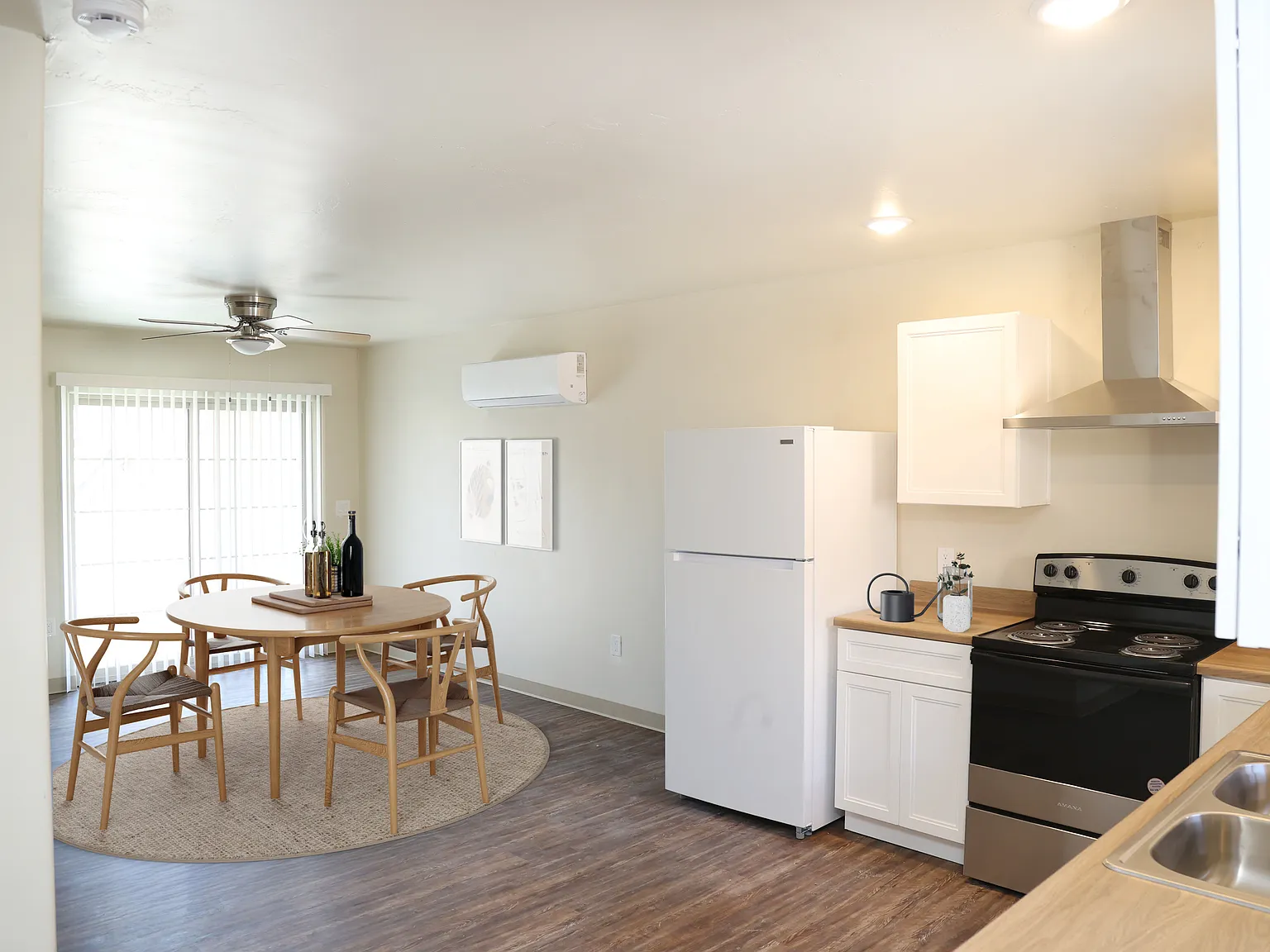 476 Morgan St — Photo 4