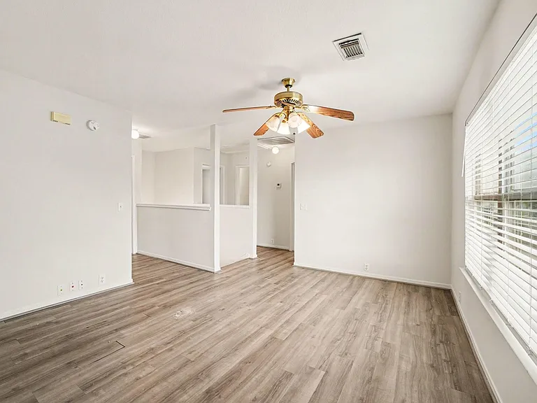 19130 Edens Dawn Dr — Photo 26