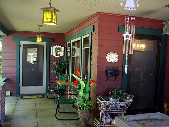 5th image of 1635 N Catalina Ave