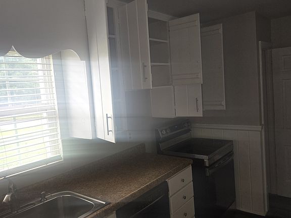 3rd image of 118 Clark Blvd