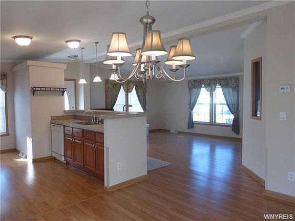 4th image of 4681 Hampstead Dr
