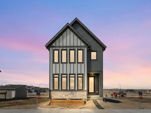 75 S Bluerock Ter SW, Calgary, AB T2Y 0Y3