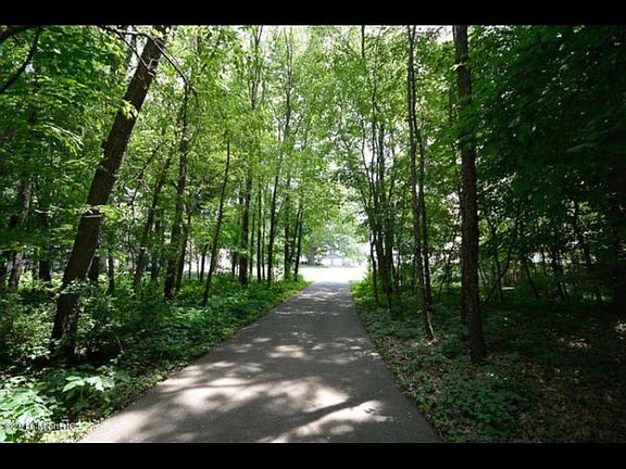 4th image of 8076 W Long Lake Dr
