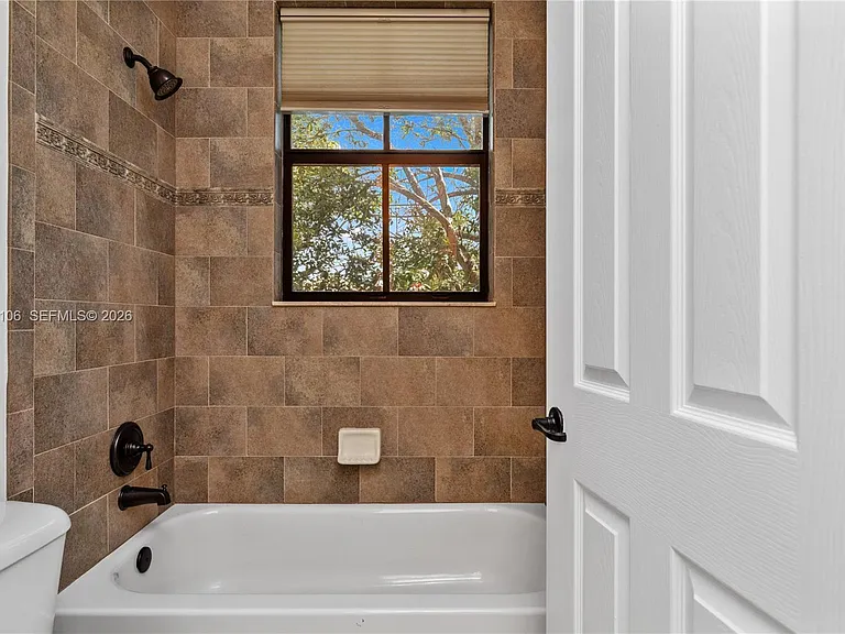 8420 NW 33rd St — Photo 53