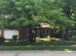 2326 Ellington Pl, Charleston, IL