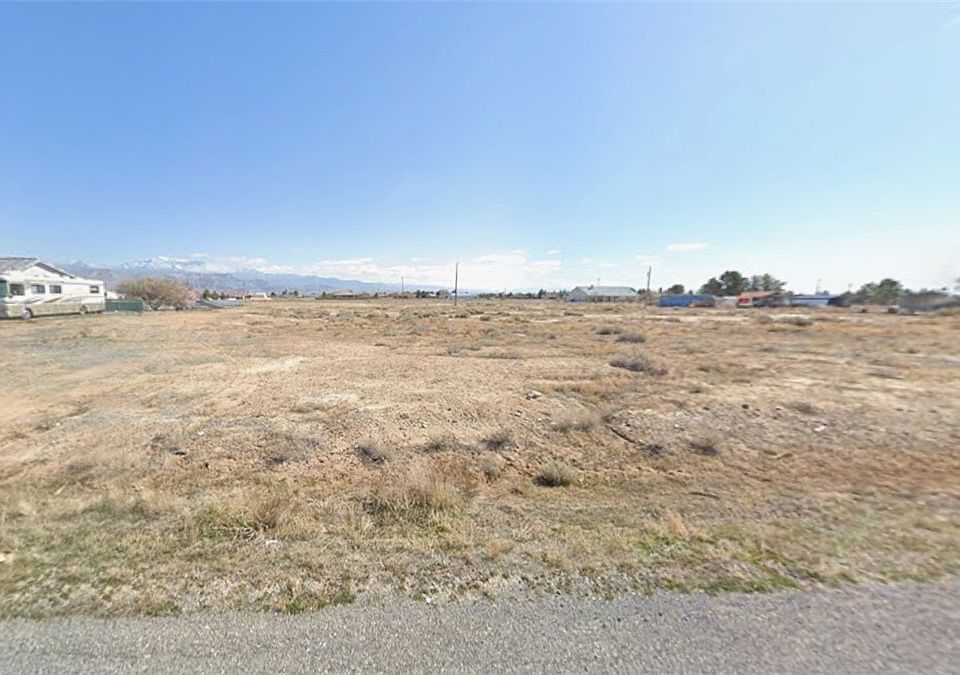 2nd image of 3781 S Mariposa Ave