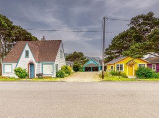 208 W 2nd St #208, Yachats, OR 97498