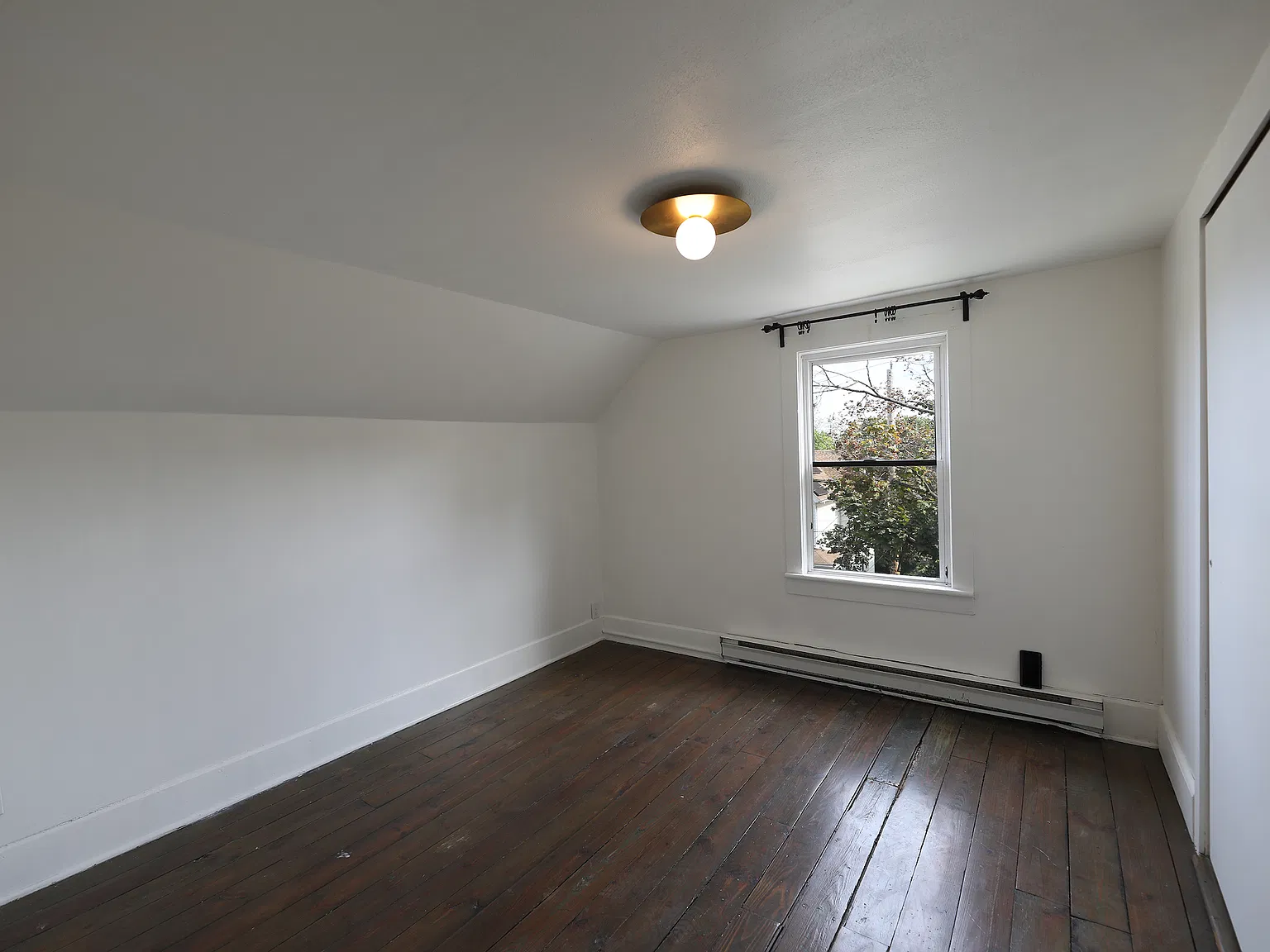 1 bed, 700 sqft, $1,500 — Photo 4
