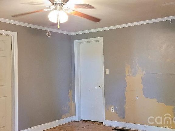 3rd image of 3169 Eden Terrace Ext