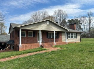 6170 Vienna Dozier Rd, Pfafftown, NC 27040