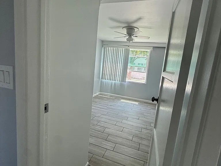 Brookshire Apts — Photo 11
