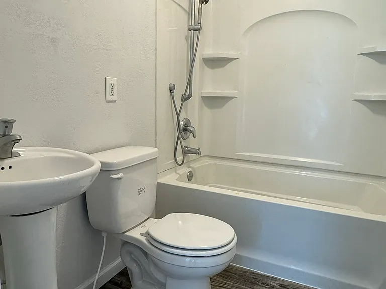 1401 S Anna St — Photo 9