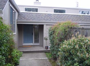 6 Farm Rd, Los Altos, CA 94024