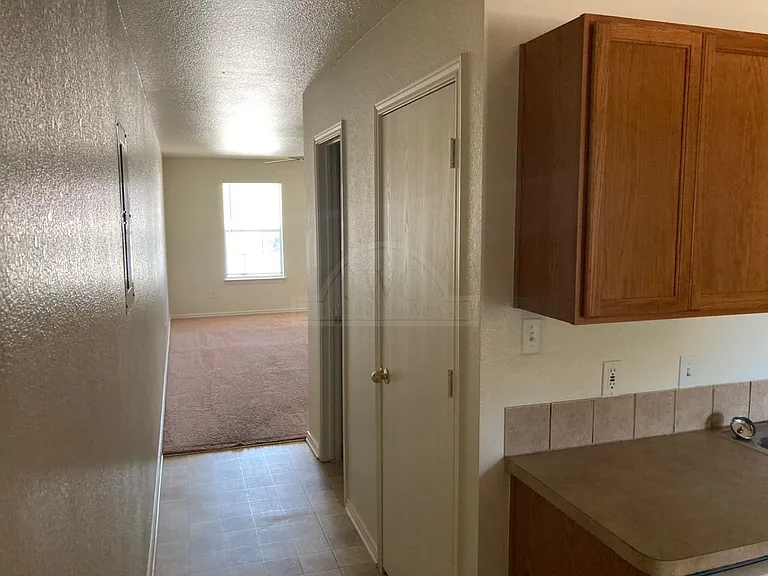 138 Ryan Cir — Photo 9