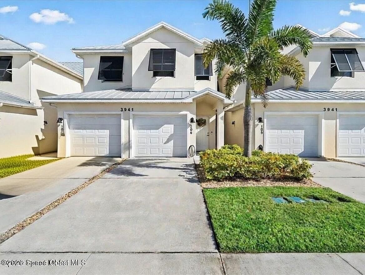 3941 Playa Del Sol Dr #204