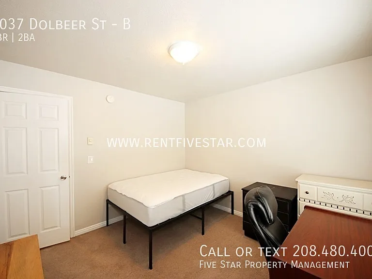 1037 Dolbeer St #B — Photo 6