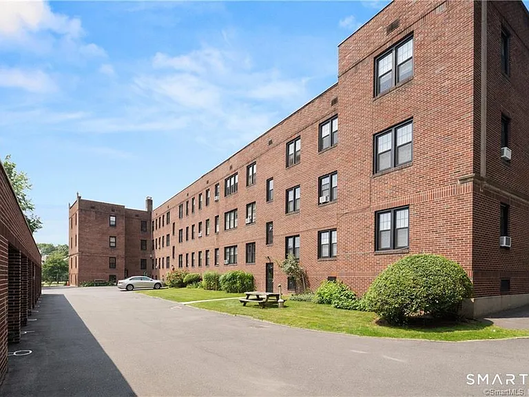 684 Farmington Ave #B6 — Photo 28