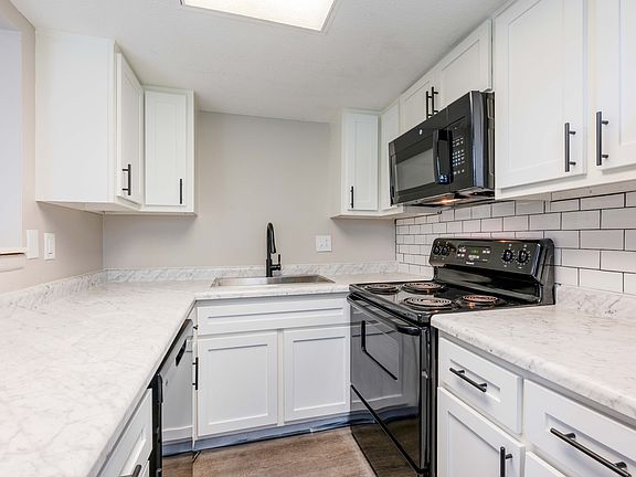 3rd image of 1130 Racquet Club North Dr #1317A