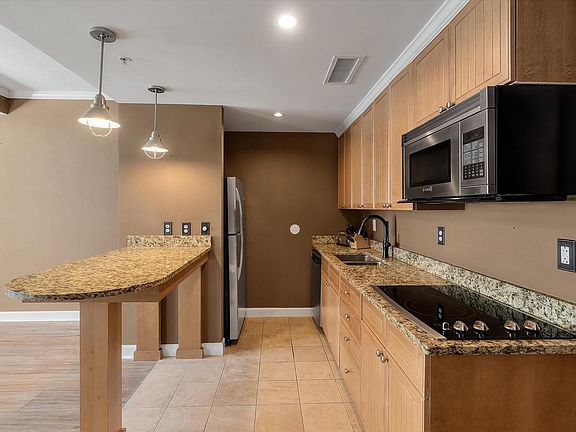 4th image of 5804 Palmetto Dr #A-404