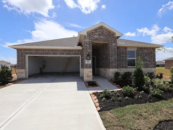 575 Day Station Dr, Dayton, TX 77535