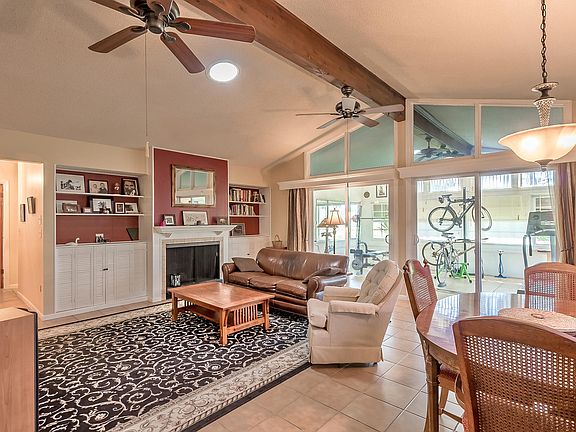 5th image of 57 Fairway Cir