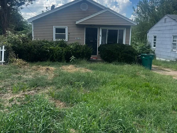 10135 Baron Dr, Saint Louis, MO 63136