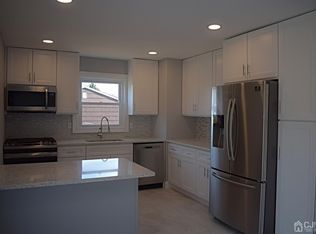 37 Gladstone Dr, East Brunswick, NJ 08816