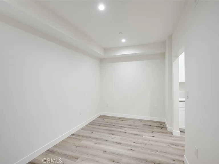 14526 Hartland St #307 — Photo 7